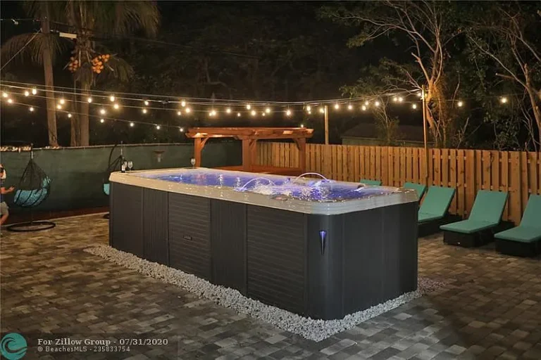 Jewish Recovery Center - outdoor jacuzzi