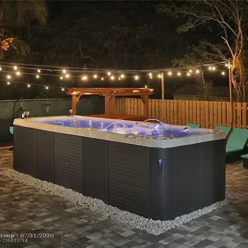 Jewish Recovery Center - outdoor jacuzzi